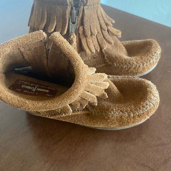 MINNETONKA BOHO FRINGE MOCCASINS size 7 - Picture 5 of 7